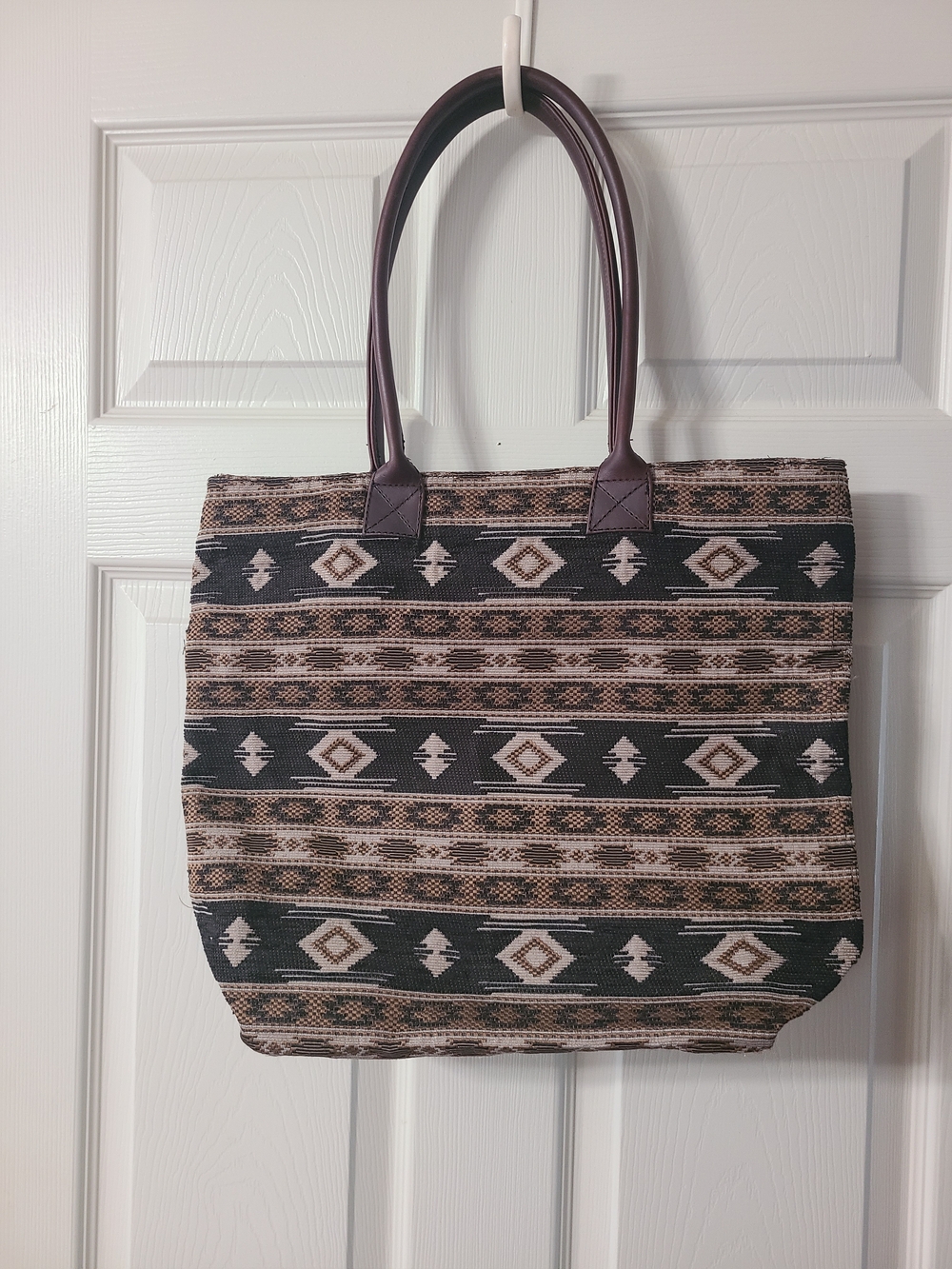 Stylish Aztec Minnetonks Tote Bag in Black and Brown